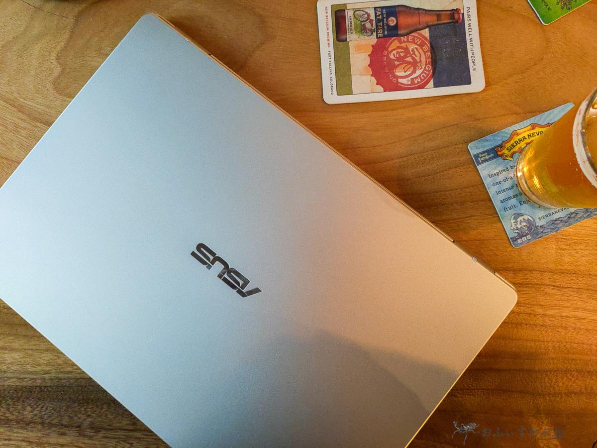かぶ Asus Chromebook C523na Ej0130レビュー 15 6インチfhdながら約1 43kg 厚さ15 6mmの本体は 意外と持ち歩ける15 6インチ として非常に新鮮で今も魅力的 Pr