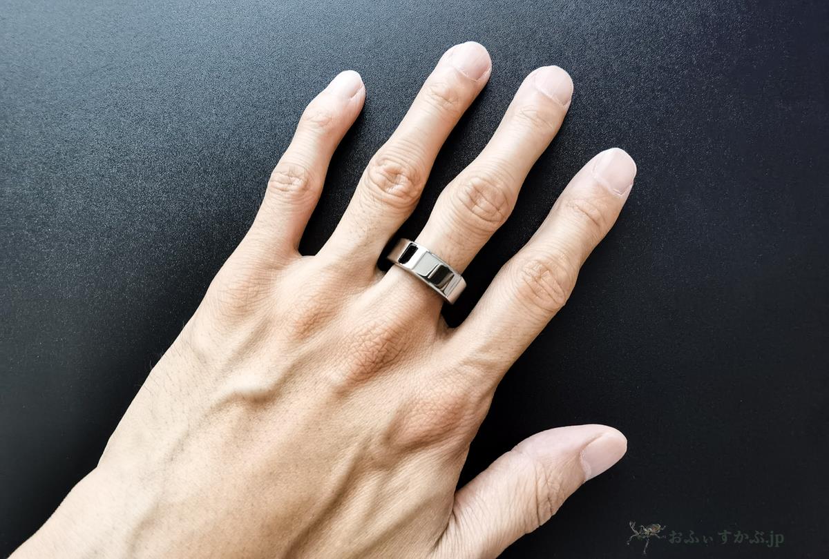 日用品] 指輪型ウェアラブルガジェット、Oura Ringの魅力と特長、注文から到着までと1週間の時点での使用感をまとめました。
