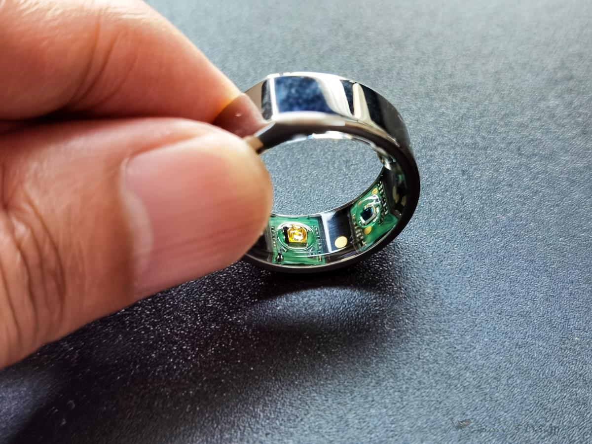 日用品] 指輪型ウェアラブルガジェット、Oura Ringの魅力と特長、注文 